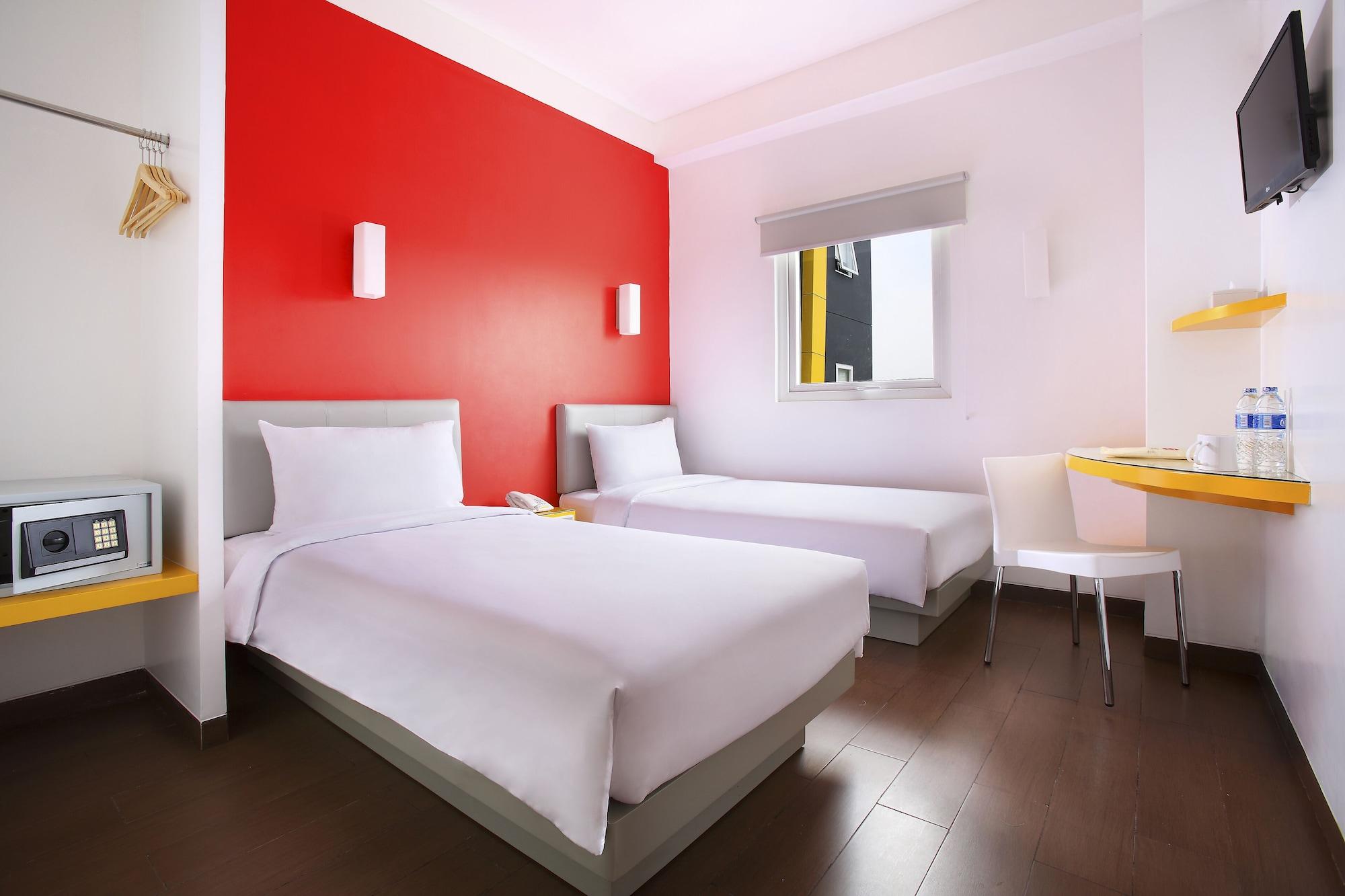 Amaris Hotel Bekasi Barat Buitenkant foto