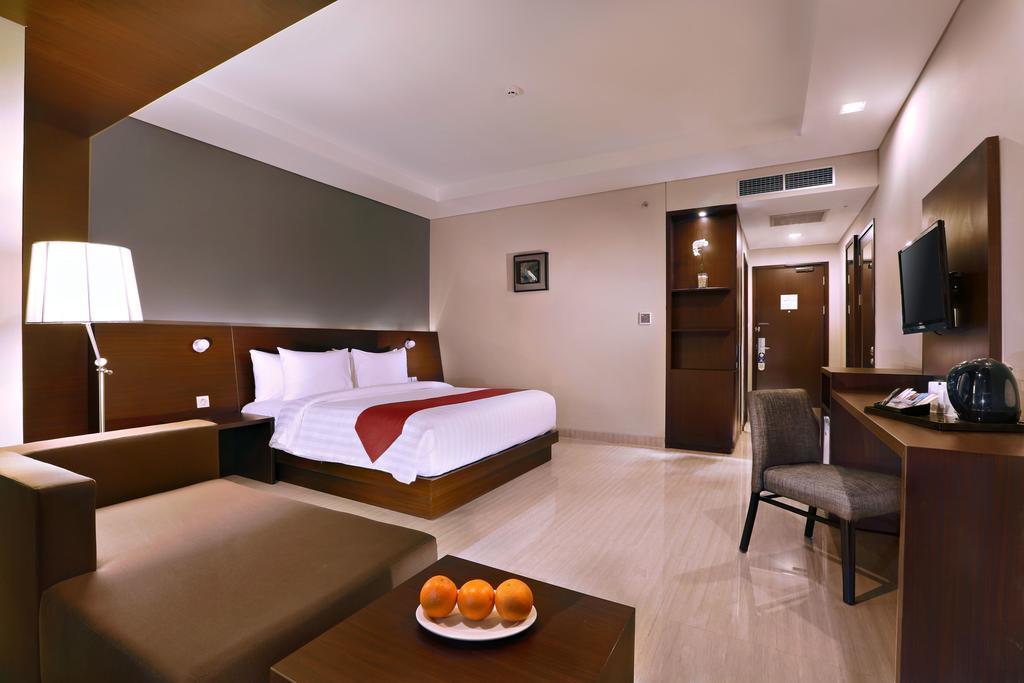 Amaris Hotel Bekasi Barat Buitenkant foto