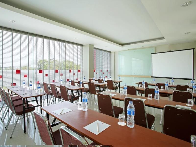 Amaris Hotel Bekasi Barat Buitenkant foto