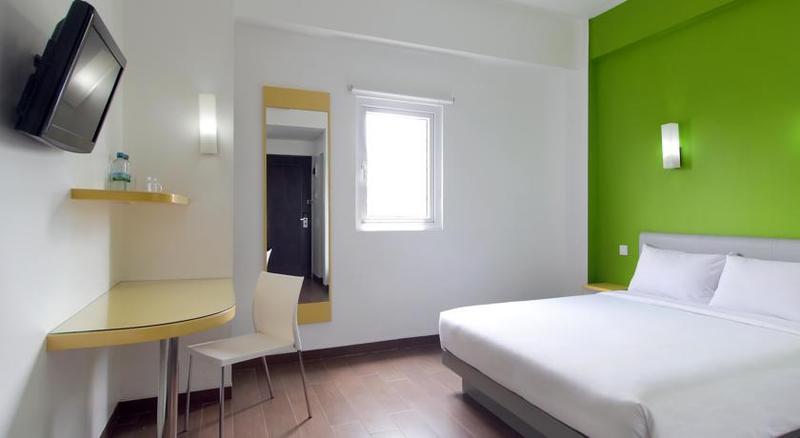 Amaris Hotel Bekasi Barat Buitenkant foto