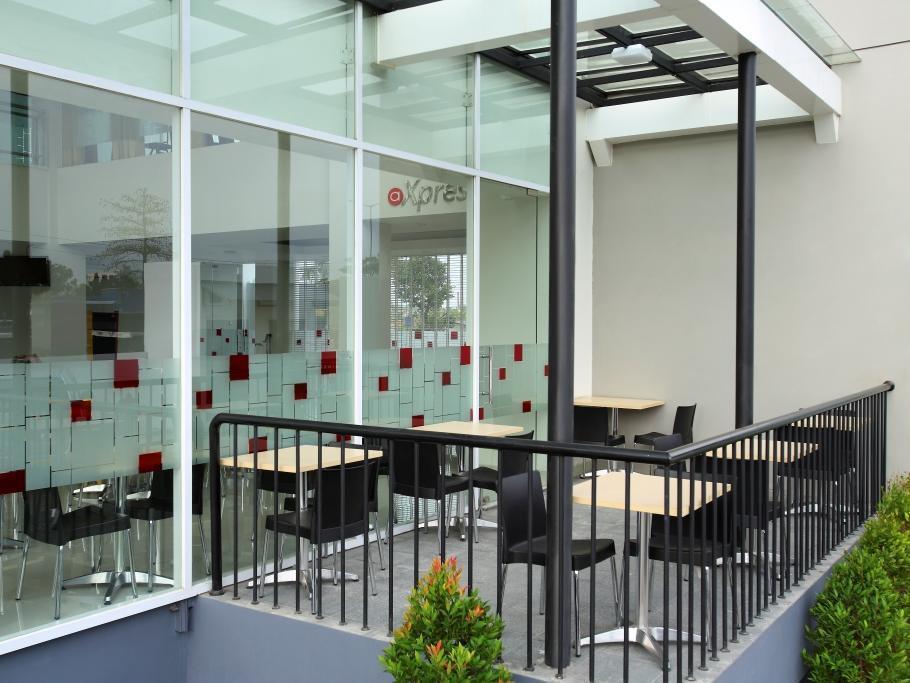 Amaris Hotel Bekasi Barat Buitenkant foto