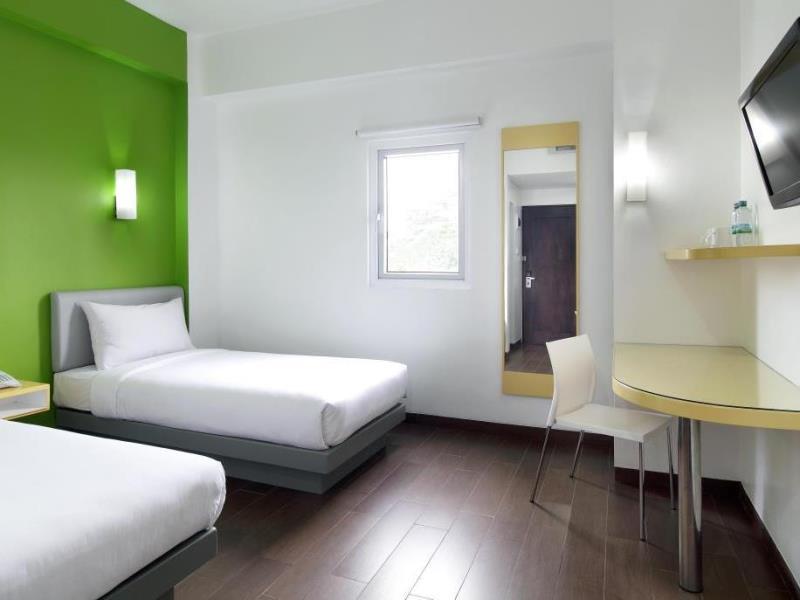 Amaris Hotel Bekasi Barat Buitenkant foto